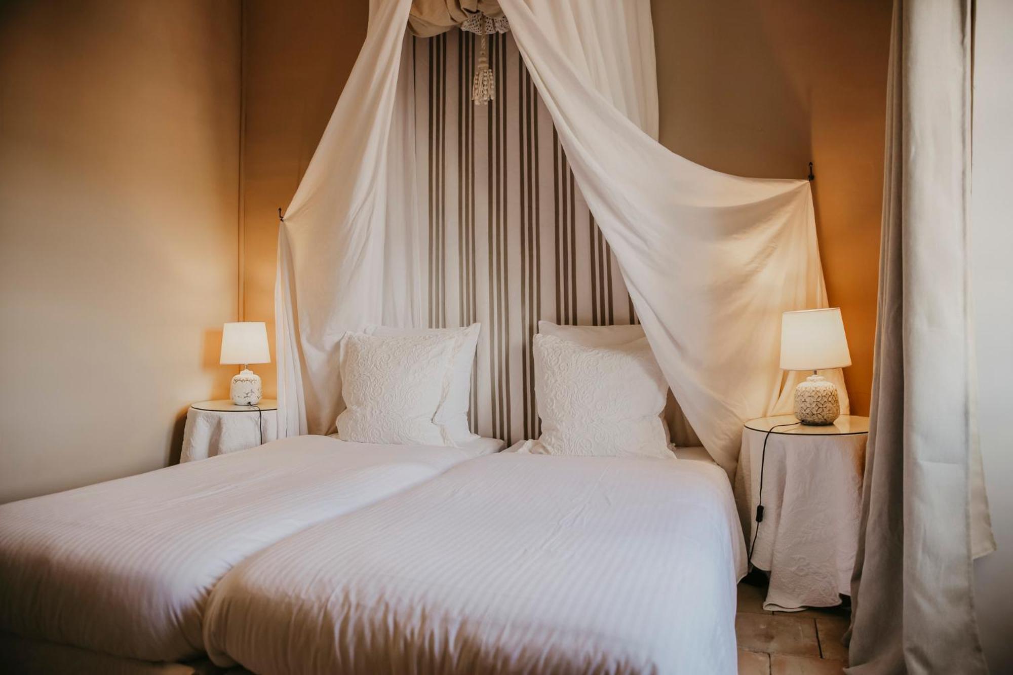 Domaine De La Monestarie - Teritoria Otel Bernac  Oda fotoğraf